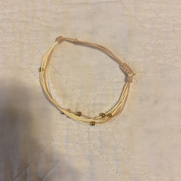 Four set to pure Vida and two generic never been used cute bracelets - Picture 3 of 5